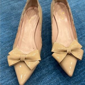Kate Spade Tan Patent Leather Heels with Bow